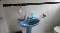 Bathroom 1 - 11 square meters of property in Vanderbijlpark