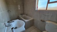 Main Bathroom of property in Queenstown