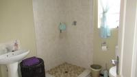 Main Bathroom - 9 square meters of property in Honey Park