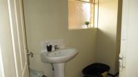 Bathroom 1 - 5 square meters of property in Honey Park