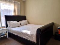 Main Bedroom - 13 square meters of property in Honey Park