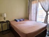 Bed Room 1 - 11 square meters of property in Honey Park