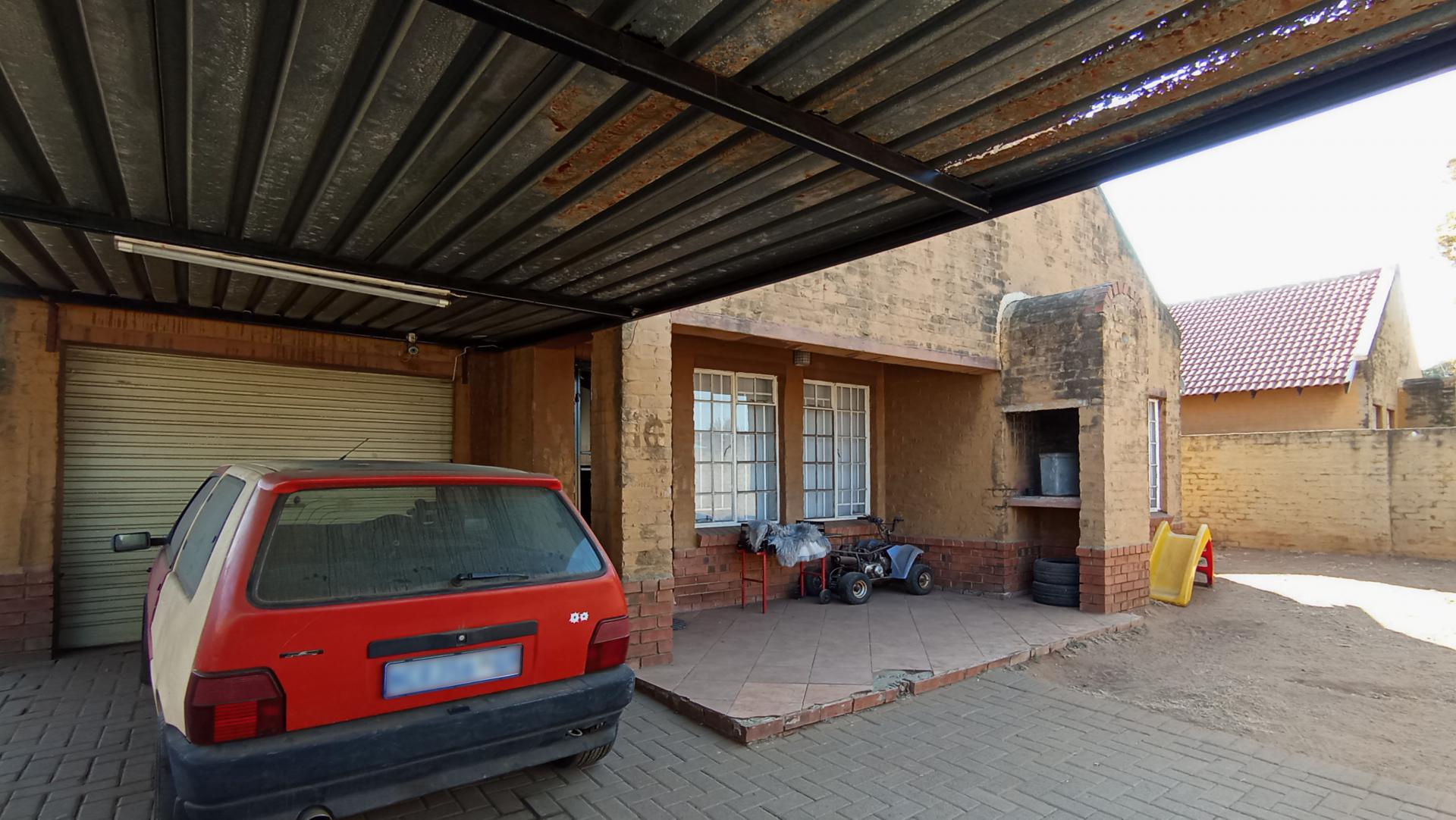 Front View of property in Emalahleni (Witbank) 