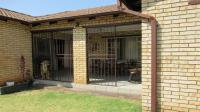 Patio - 11 square meters of property in Willowbrook