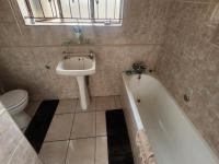 Bathroom 1 - 6 square meters of property in Helikon Park