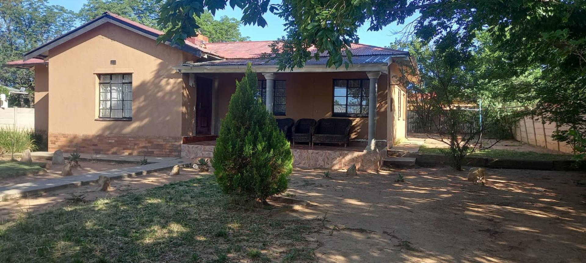 Front View of property in Kroonstad