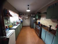 Kitchen - 14 square meters of property in South Crest