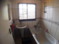 Bathroom 1 of property in Kamagugu