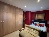 Main Bedroom - 27 square meters of property in Welcome