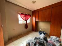 Bed Room 2 - 10 square meters of property in Castleview