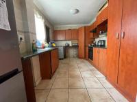 Kitchen - 12 square meters of property in Castleview