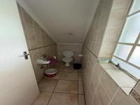 Guest Toilet - 3 square meters of property in Castleview