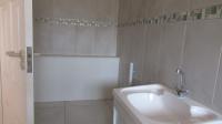 Bathroom 2 - 14 square meters of property in Rynfield