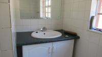 Bathroom 2 - 14 square meters of property in Rynfield