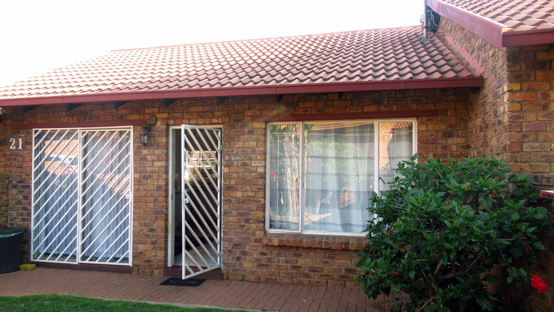 Front View of property in Kempton Park