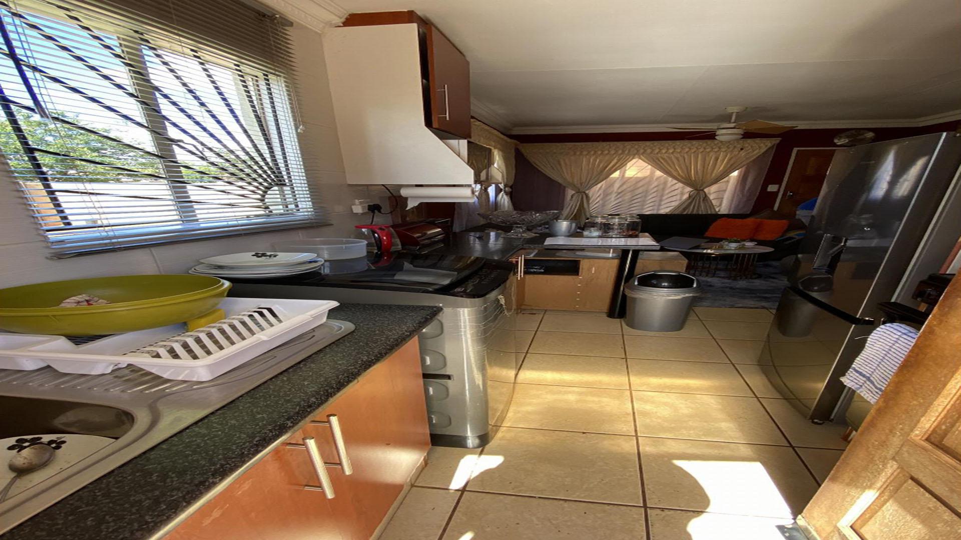 Kitchen of property in Protea Glen