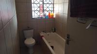 Bathroom 1 - 4 square meters of property in Ruyterwacht