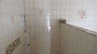 Bathroom 1 - 17 square meters of property in Rensburg