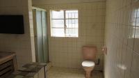 Bathroom 1 - 17 square meters of property in Rensburg