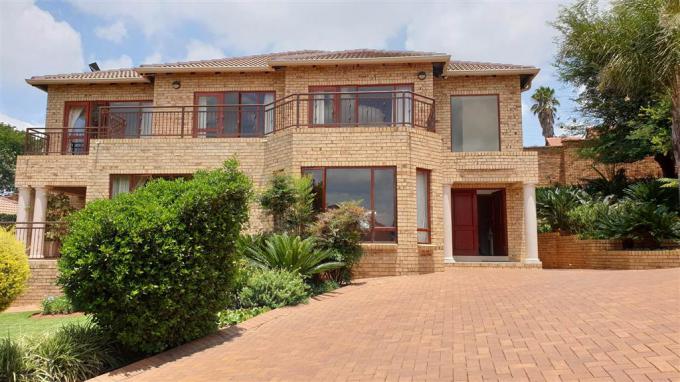 4 Bedroom House for Sale For Sale in Krugersdorp - MR413659