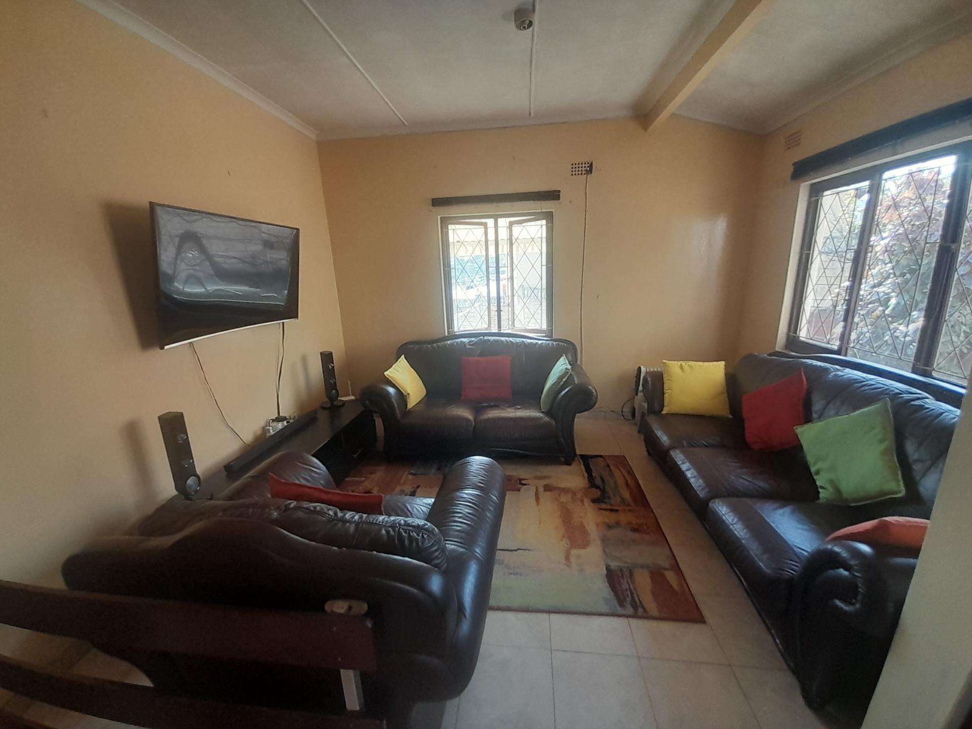 Lounges of property in Umlazi