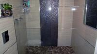 Main Bathroom - 9 square meters of property in Umhlanga 