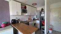 Kitchen - 8 square meters of property in Table View