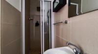 Main Bathroom - 4 square meters of property in Parkrand