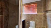 Bathroom 3+ - 132 square meters of property in Walkerville