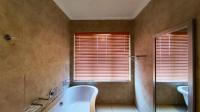 Bathroom 3+ - 132 square meters of property in Walkerville