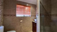 Bathroom 3+ - 132 square meters of property in Walkerville