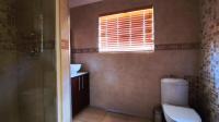 Bathroom 3+ - 132 square meters of property in Walkerville