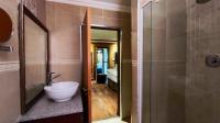 Bathroom 3+ - 132 square meters of property in Walkerville