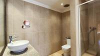 Bathroom 3+ - 132 square meters of property in Walkerville