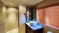 Bathroom 3+ - 132 square meters of property in Walkerville