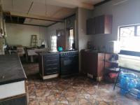 Kitchen - 15 square meters of property in Hillside AH