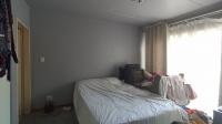 Main Bedroom - 12 square meters of property in Erand Gardens