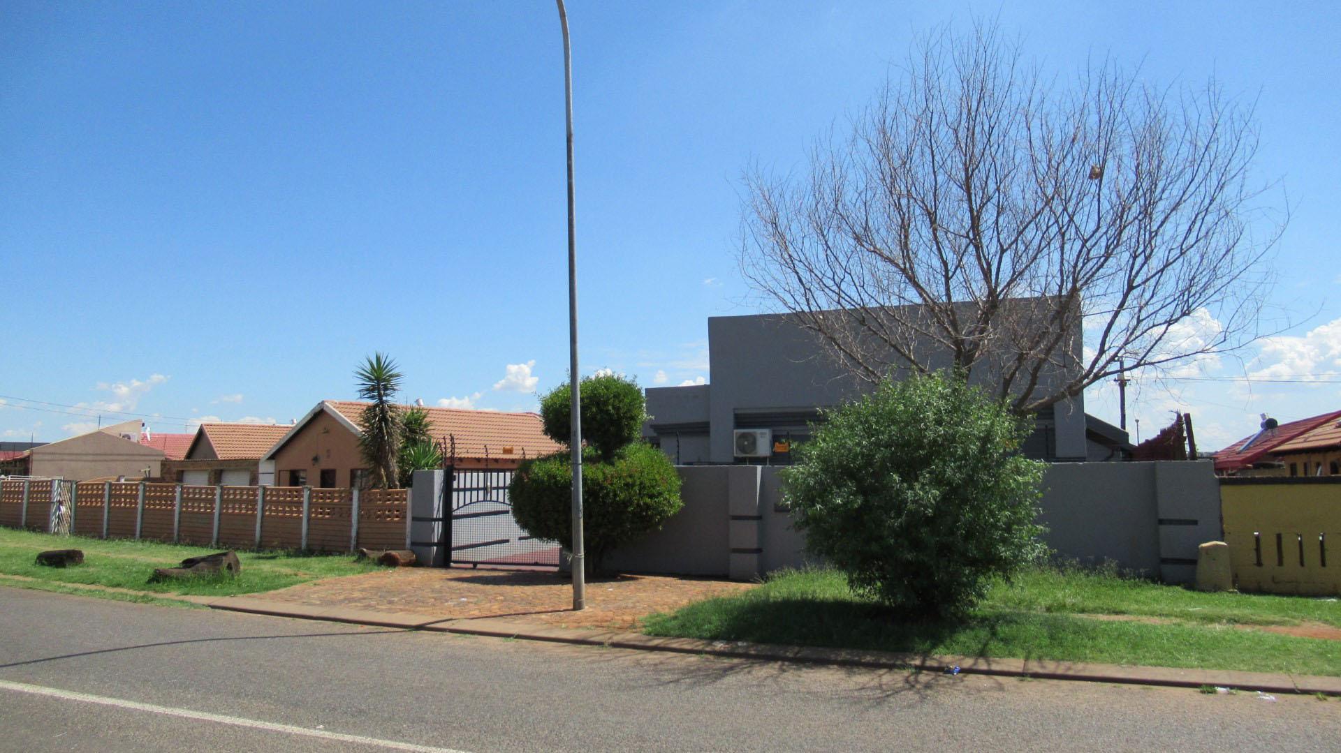 Front View of property in Lenasia