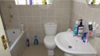 Bathroom 1 - 6 square meters of property in Greenstone Hill