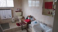 Main Bathroom - 11 square meters of property in Duncanville