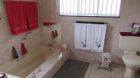 Main Bathroom - 11 square meters of property in Duncanville