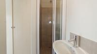 Main Bathroom - 3 square meters of property in Menlo Park