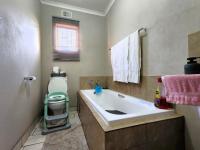 Bathroom 2 of property in Gem Valley