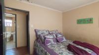 Main Bedroom - 14 square meters of property in The Orchards