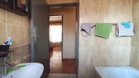 Bathroom 1 - 5 square meters of property in The Orchards