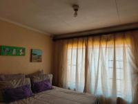 Bed Room 1 - 13 square meters of property in The Orchards