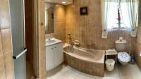 Bathroom 1 - 11 square meters of property in Somerset West