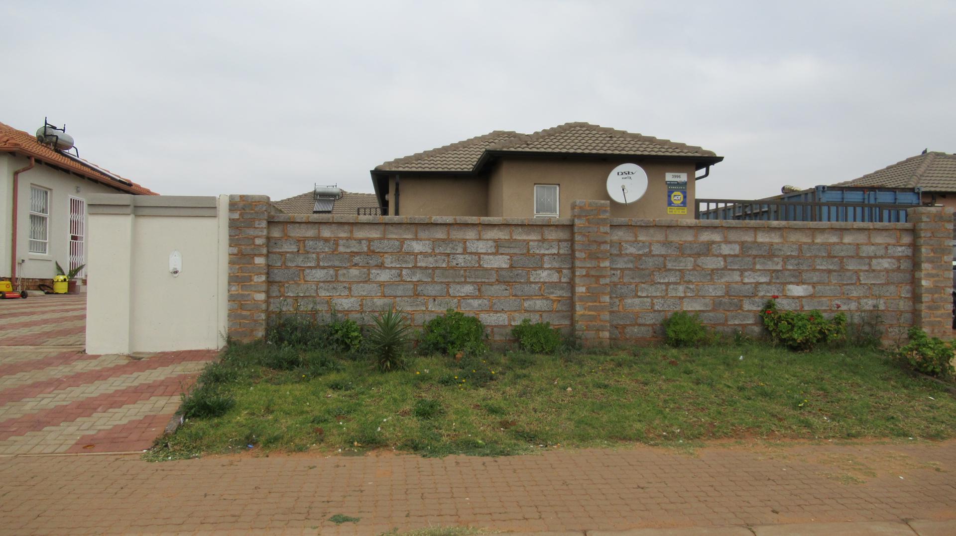 Front View of property in Lenasia