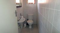 Guest Toilet - 3 square meters of property in Ballito