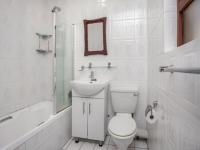 Bathroom 1 of property in Beverley